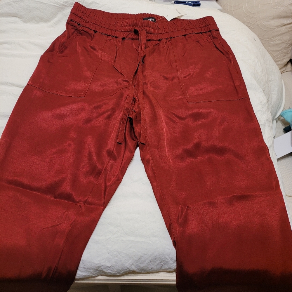 Silky cropped cuffed pants
